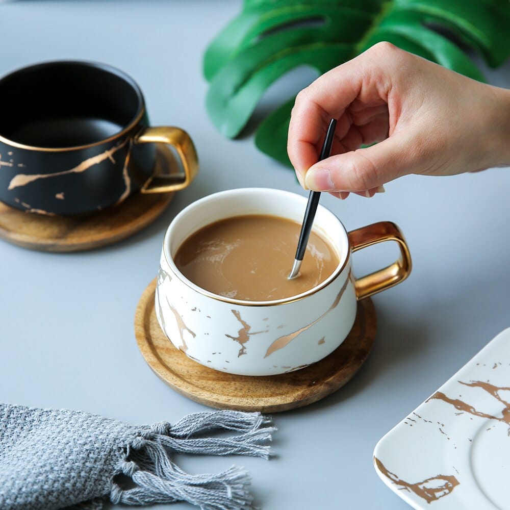 Ensemble à thé en porcelaine - Tasse à thé Blanc avec Dorures Style Kintsugi - Effet Marbre - Avec Soucoupe ronde en bois - 300 ml_1