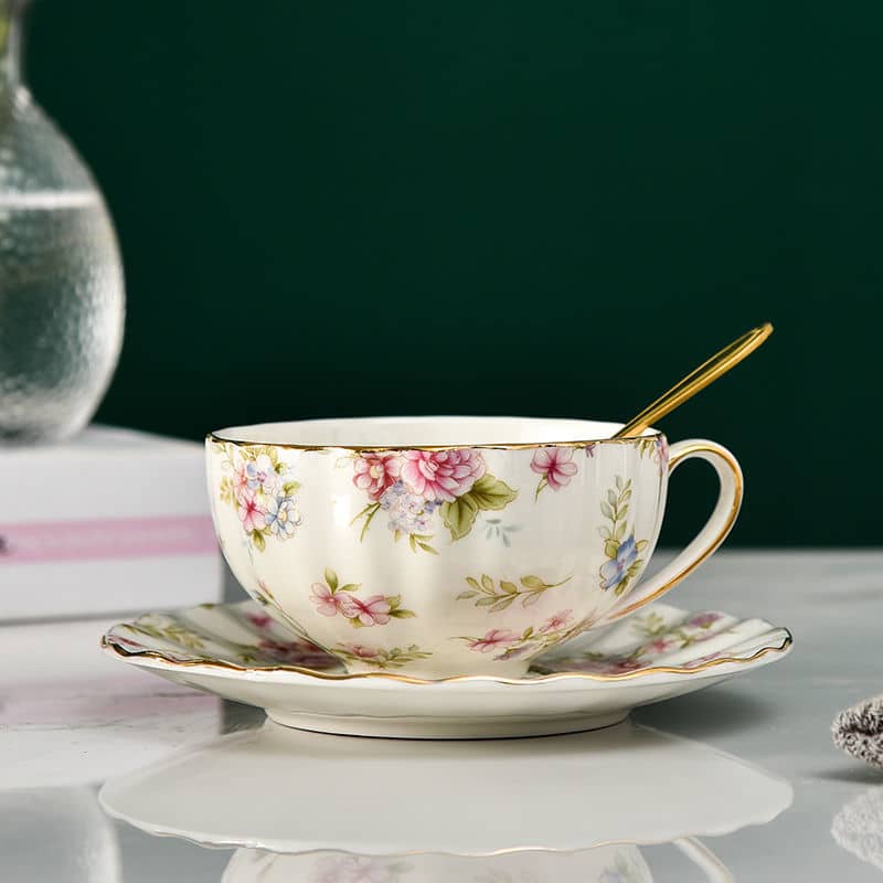 Luxueuse tasse à thé à fleurs bord doré style anglais 220ml Blanc