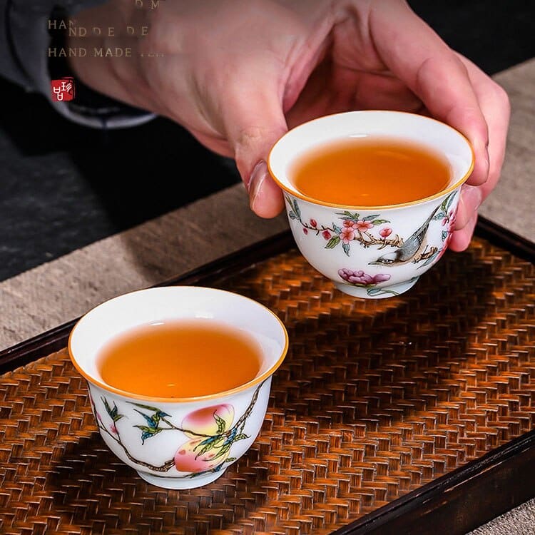 Tasse à thé anglaise artisanale en porcelaine blanche_4
