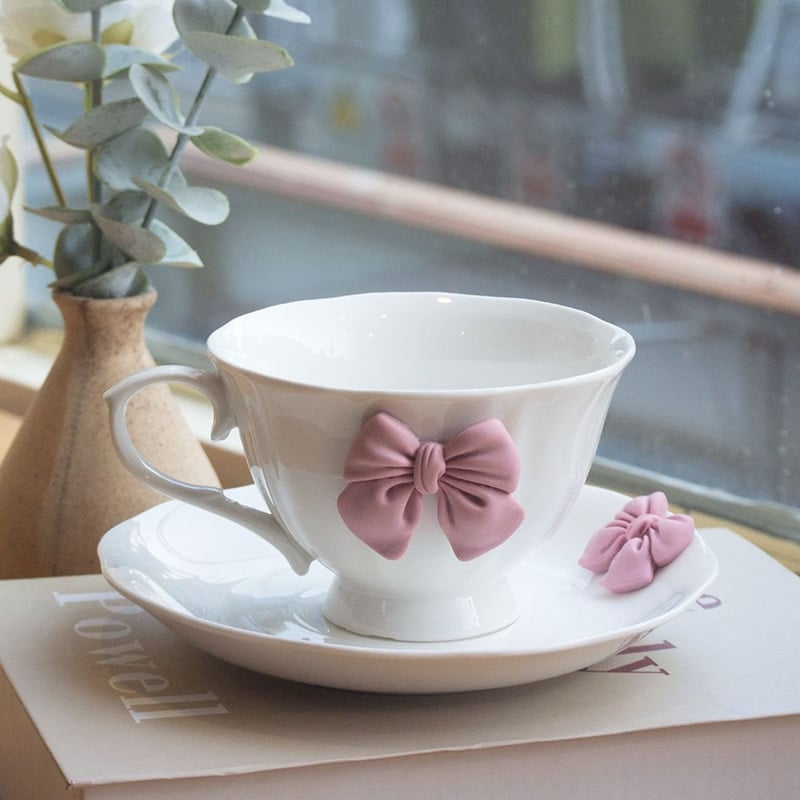 Vintage tasses à thé anglaise blanche avec nœud en relief